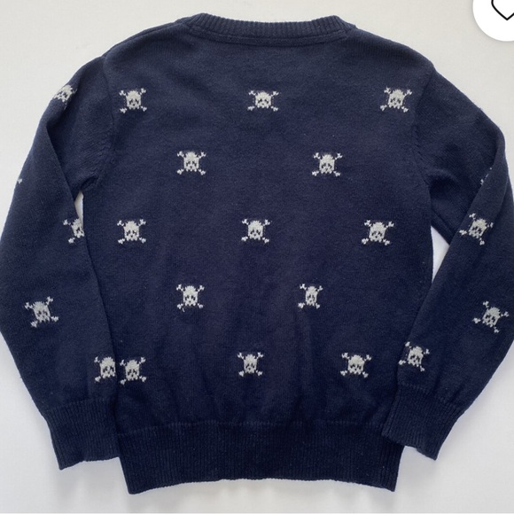 GAP kids Navy V neck sweater skull and crossbones size Medium (8) Halloween - Picture 2 of 7